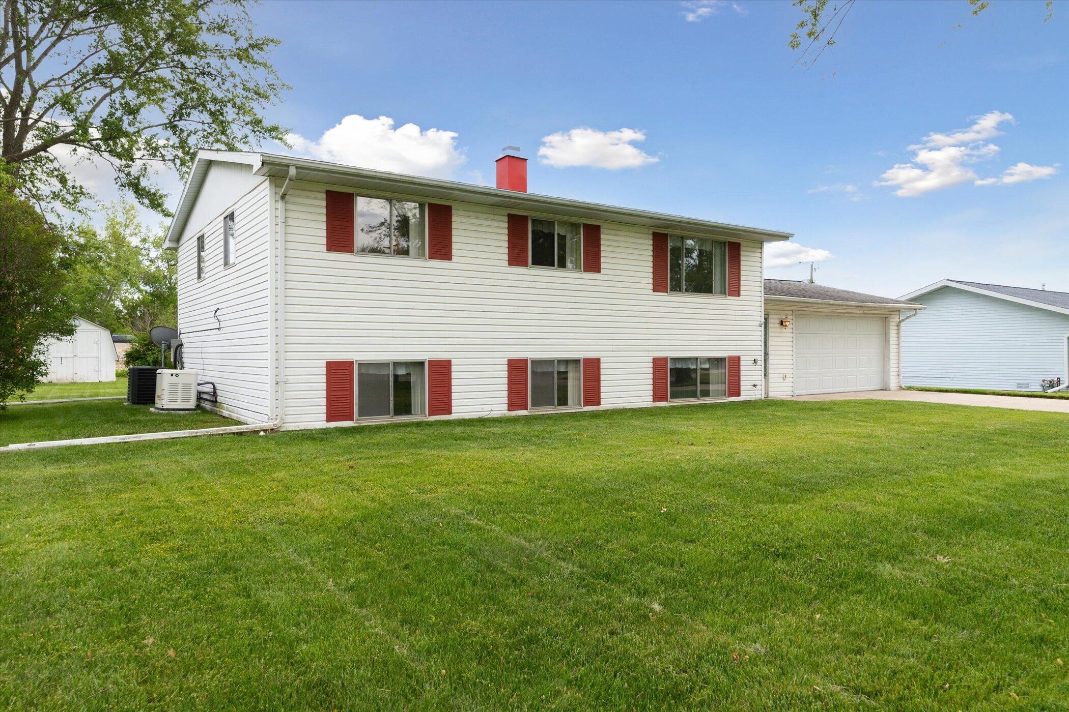 530 Manitou Road St. Joseph, MI 49085 - Photo 42 of 45 02-530-Manitou-Rd-St-Joseph-MI-49085-Win