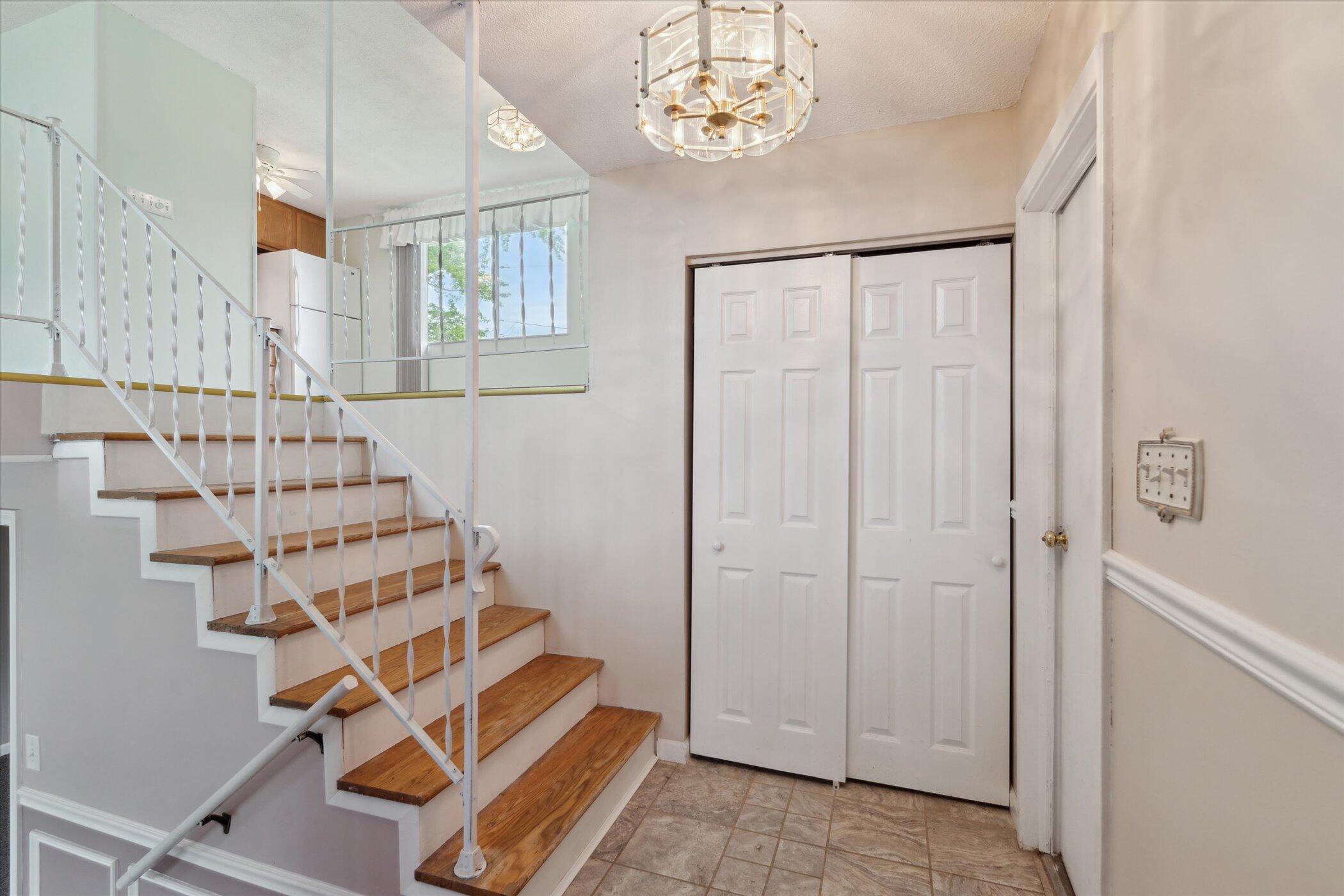 530 Manitou Road St. Joseph, MI 49085 - Photo 6 of 45 08-530-Manitou-Rd-St-Joseph-MI-49085-Win