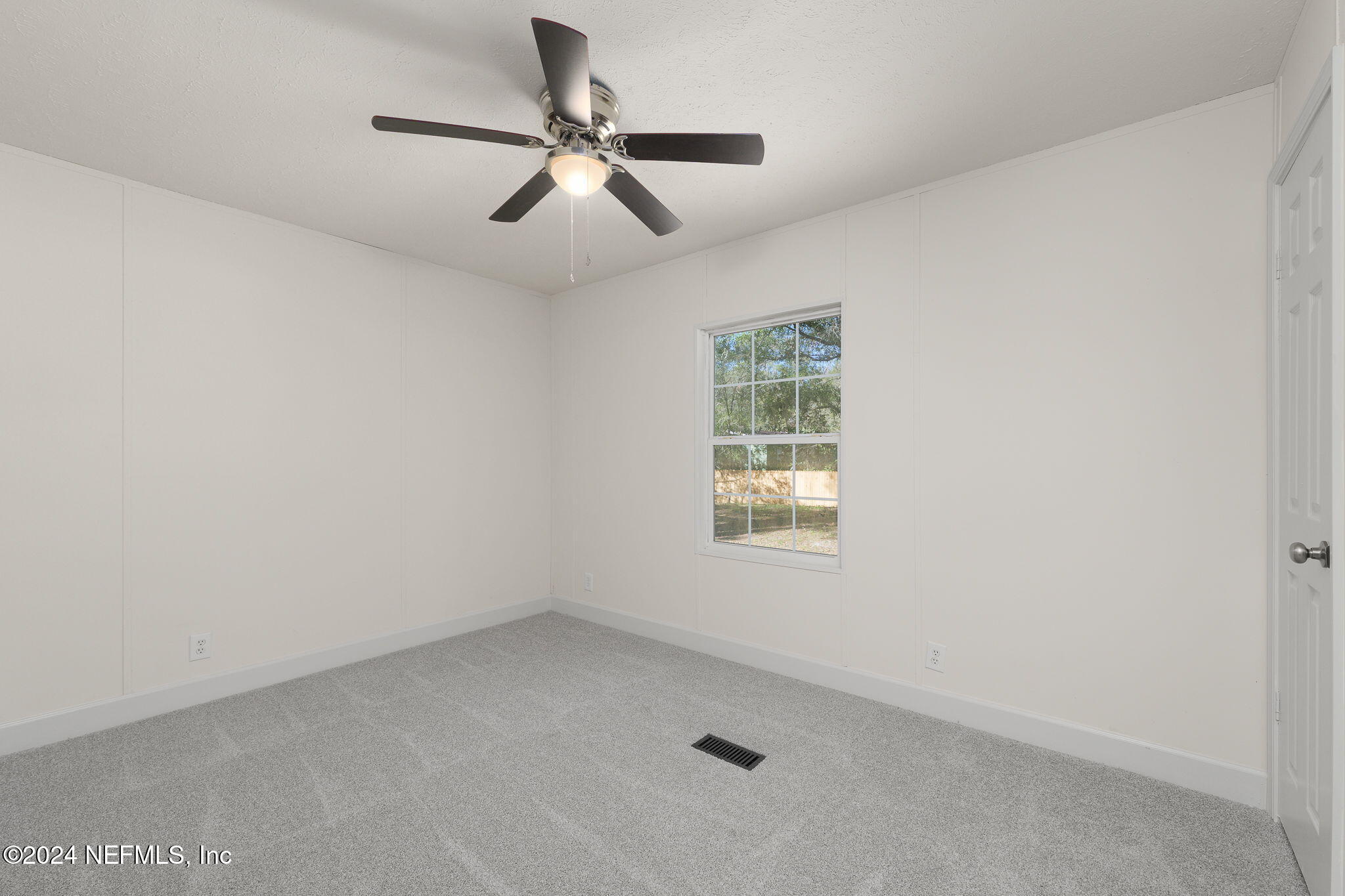 4526 Lambing Road Jacksonville, FL 32210 - Photo 15 of 32 4526_LR-25