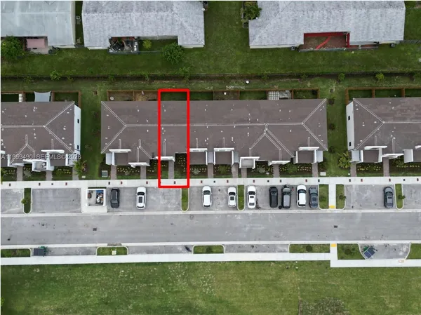 $3,000 | 949 Northeast 211th Street, Miami, FL 33179