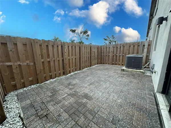 $3,000 | 949 Northeast 211th Street, Miami, FL 33179