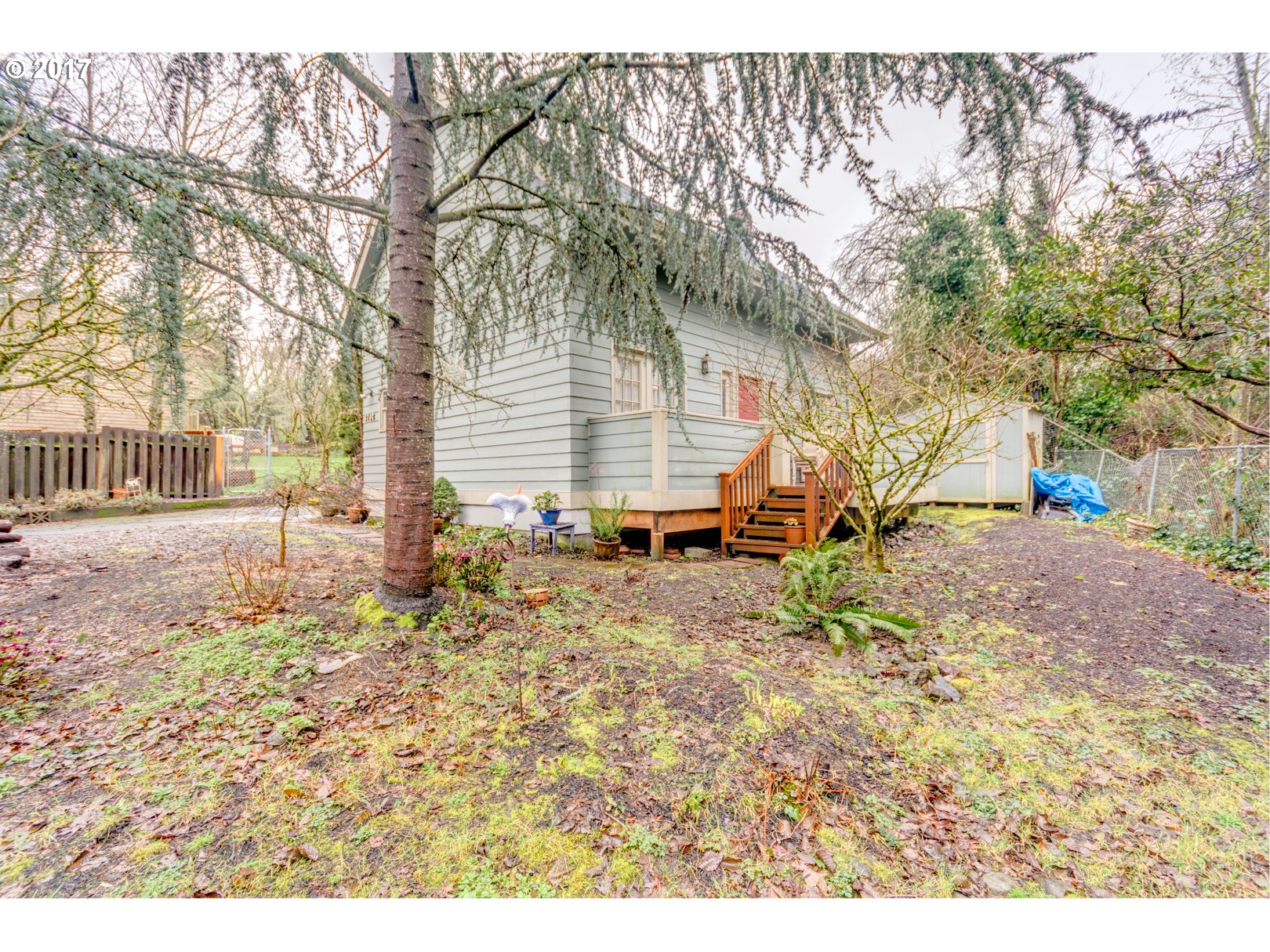 3702 Southwest Huber Street Portland, OR 97219 - Photo 23 of 26 Yard