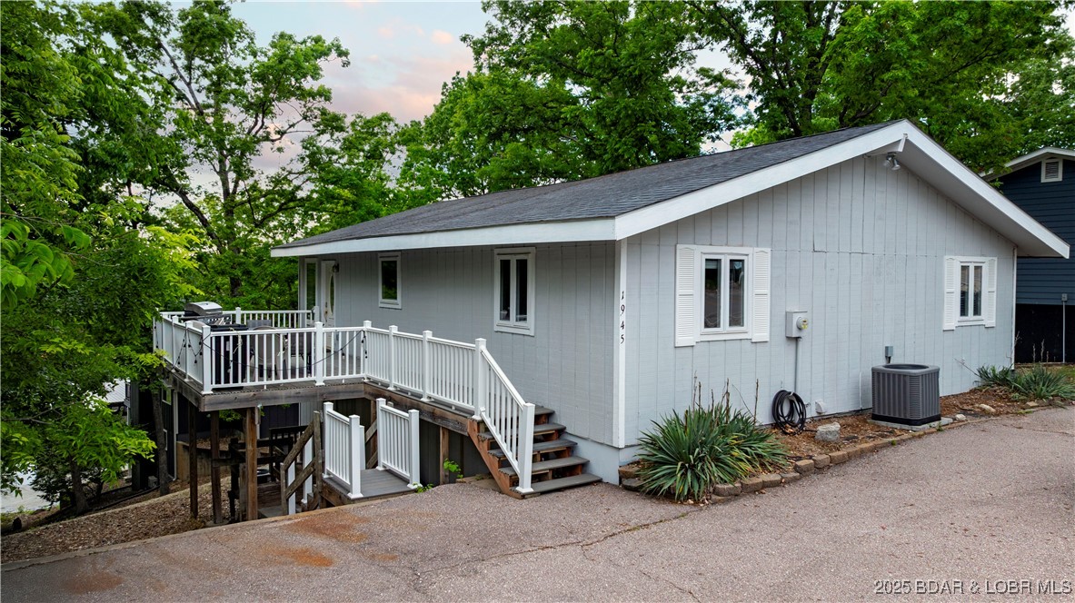 Welcome to 1945 Bittersweet Road