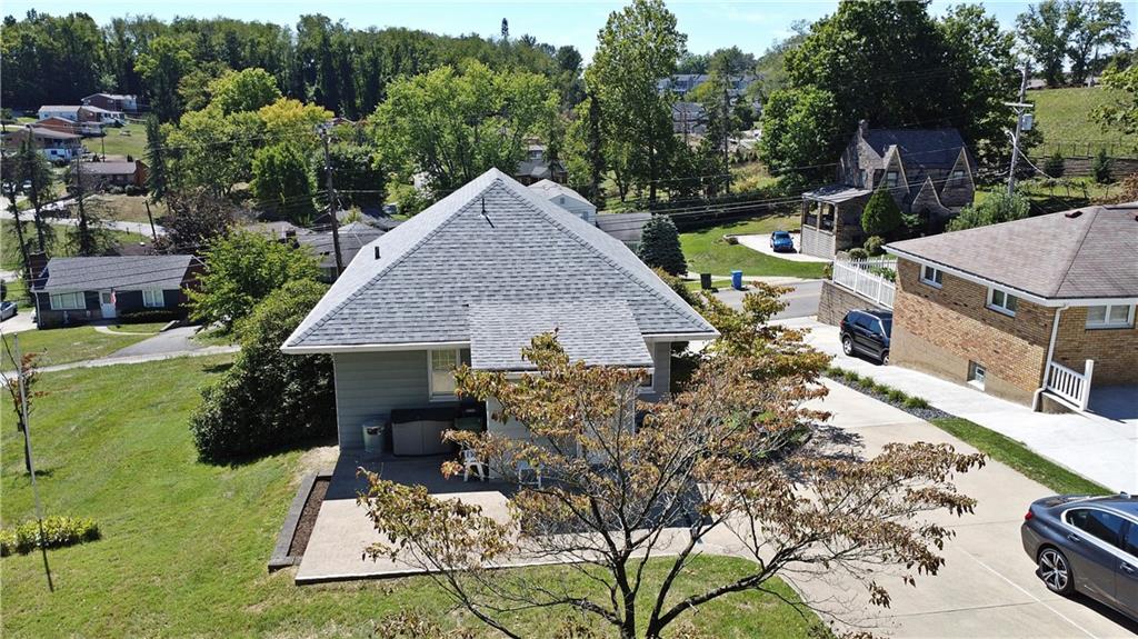 1465 Grove Road Pittsburgh, PA 15236 - Photo 4 of 31 Gallery Image 4