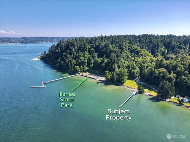 an aerial view of a tennis court