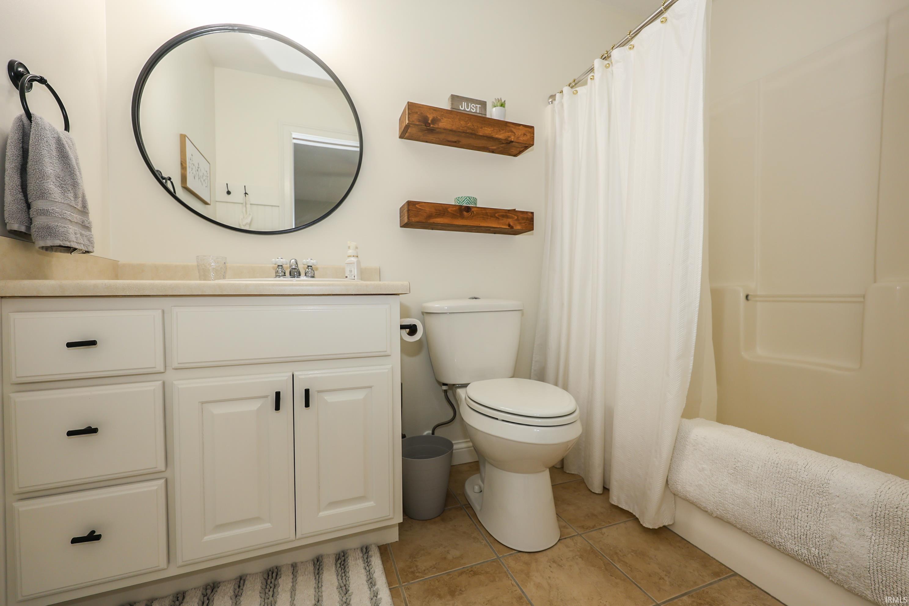 8217 Hollopeter Road Leo, IN 46765 - Photo 15 of 35