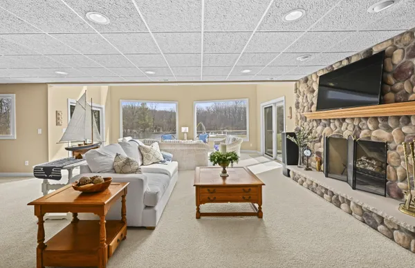 $1,899,000 | N2568 Snake Road, Geneva, WI 53147