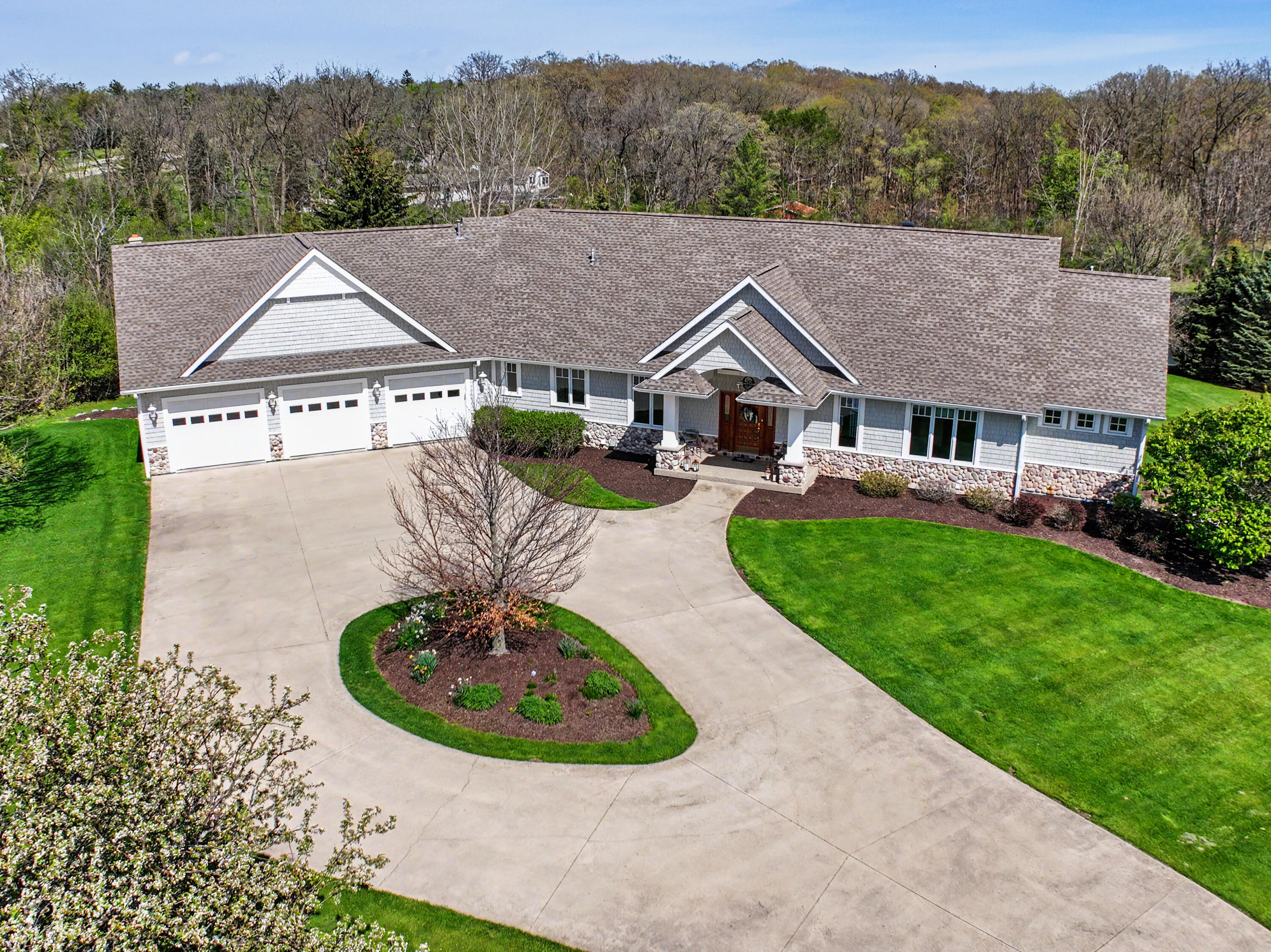 N2568 Snake Road Geneva, WI 53147 - Photo 2 of 62 Prestigious Snake Road