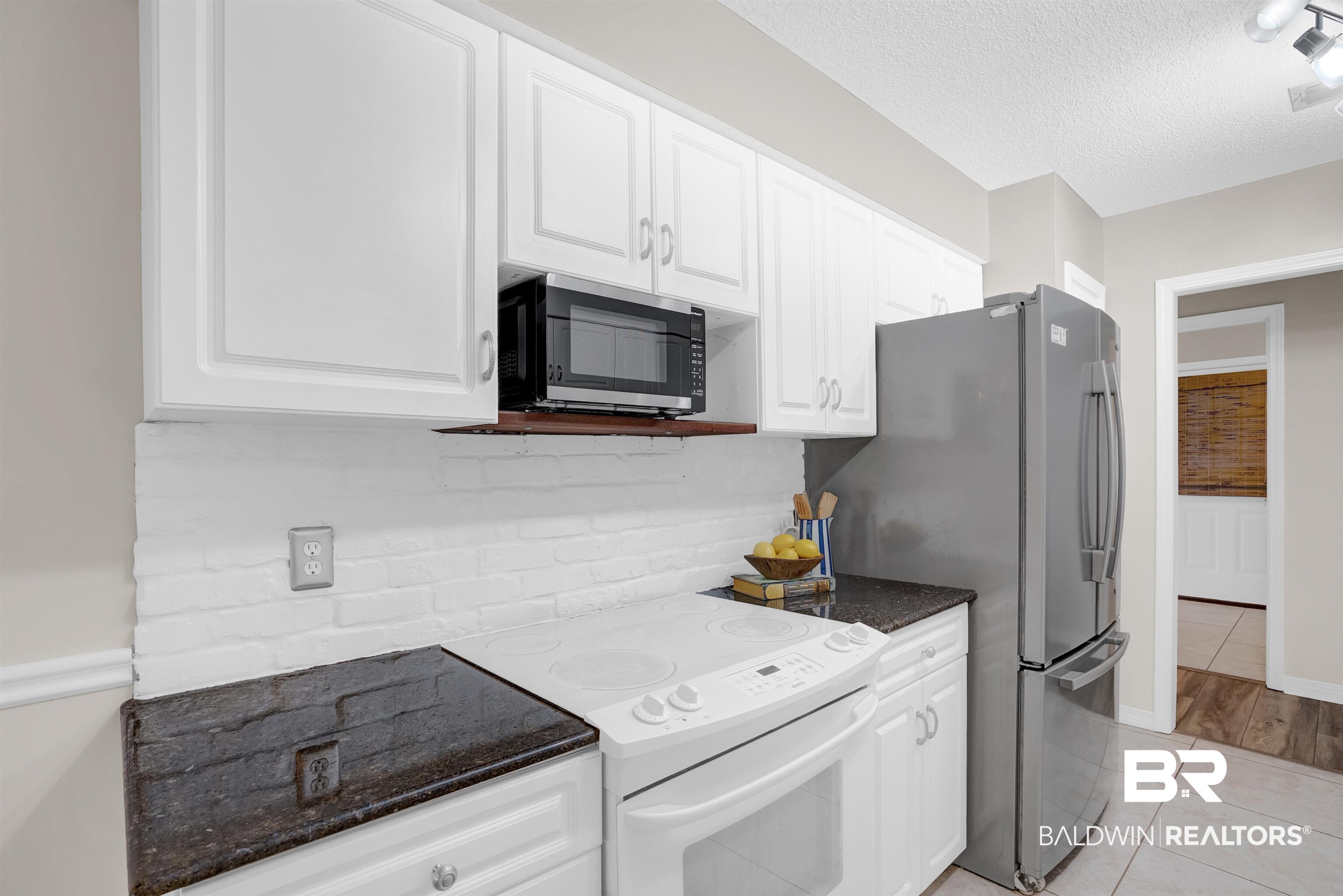 19741 Hunters Loop Fairhope, AL 36532 - Photo 13 of 42 Kitchen