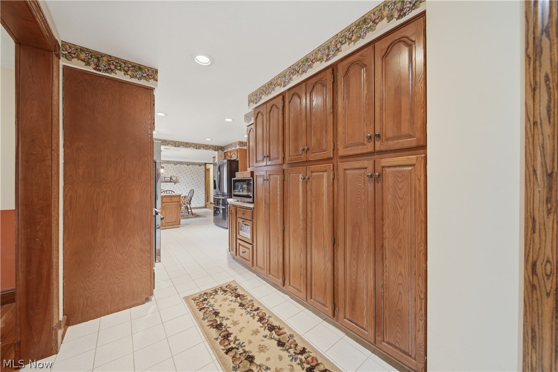 6118 Wiclif Road Northeast Canton, OH 44721 - Photo 15 of 48