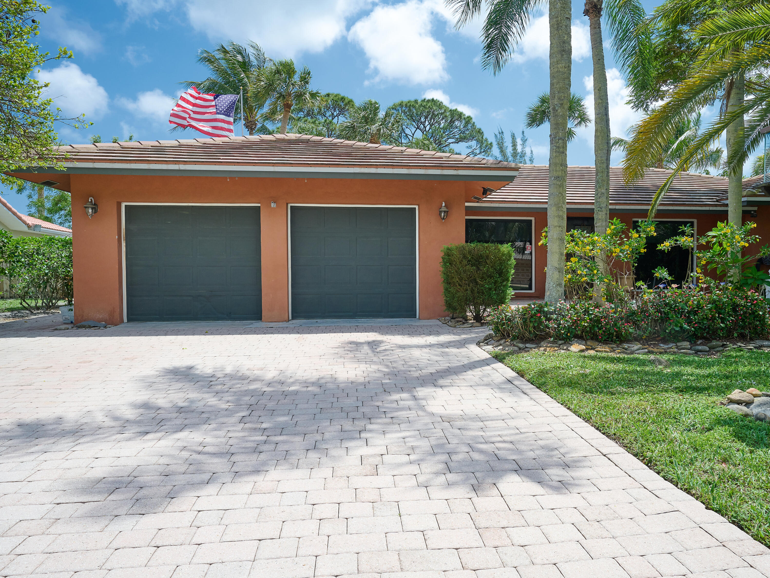 350 Paulus Court Boca Raton, FL 33486 - Photo 3 of 51 © PYL 144