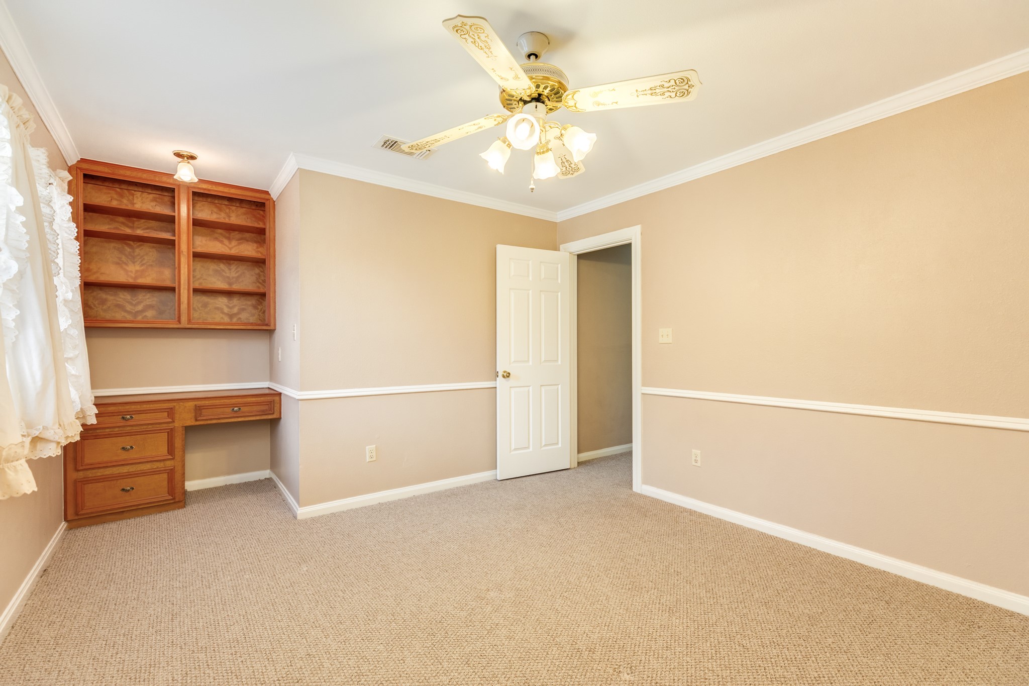 212 Any Way Street Lake Jackson, TX 77566 - Photo 23 of 28 a view of an empty room with a window