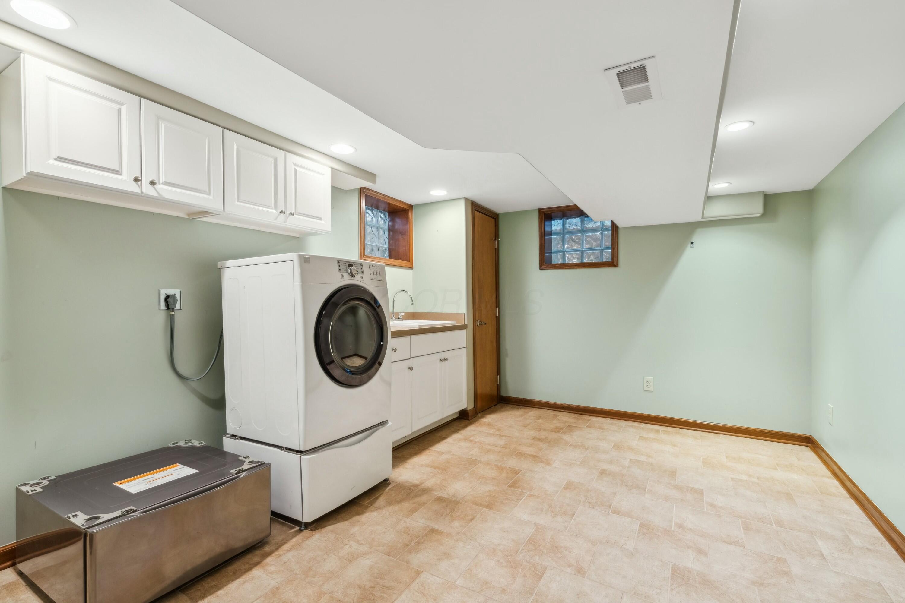 4052 Fenwick Road Columbus, OH 43220 - Photo 62 of 76 Lower Level Laundry