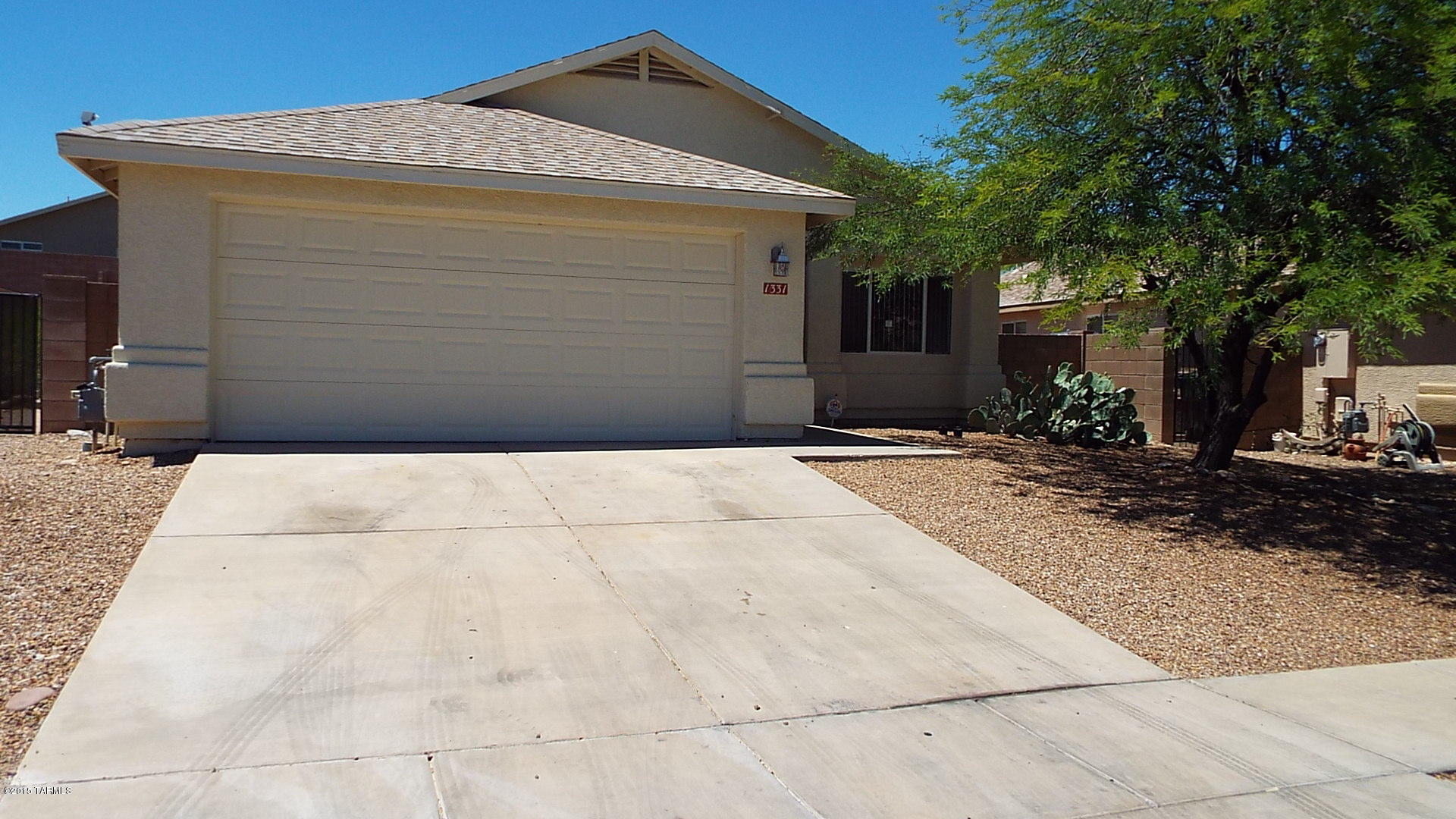 1331 North Falcon Ridge Drive Tucson, AZ 85745 - Photo 2 of 13