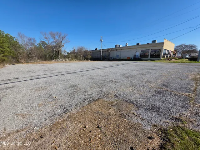 $375,000 | 6956 Old Canton Road, Ridgeland, MS 39157