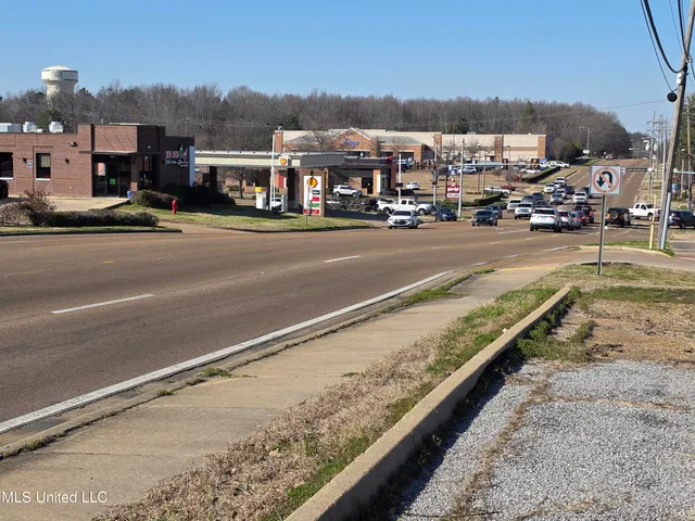 $375,000 | 6956 Old Canton Road, Ridgeland, MS 39157