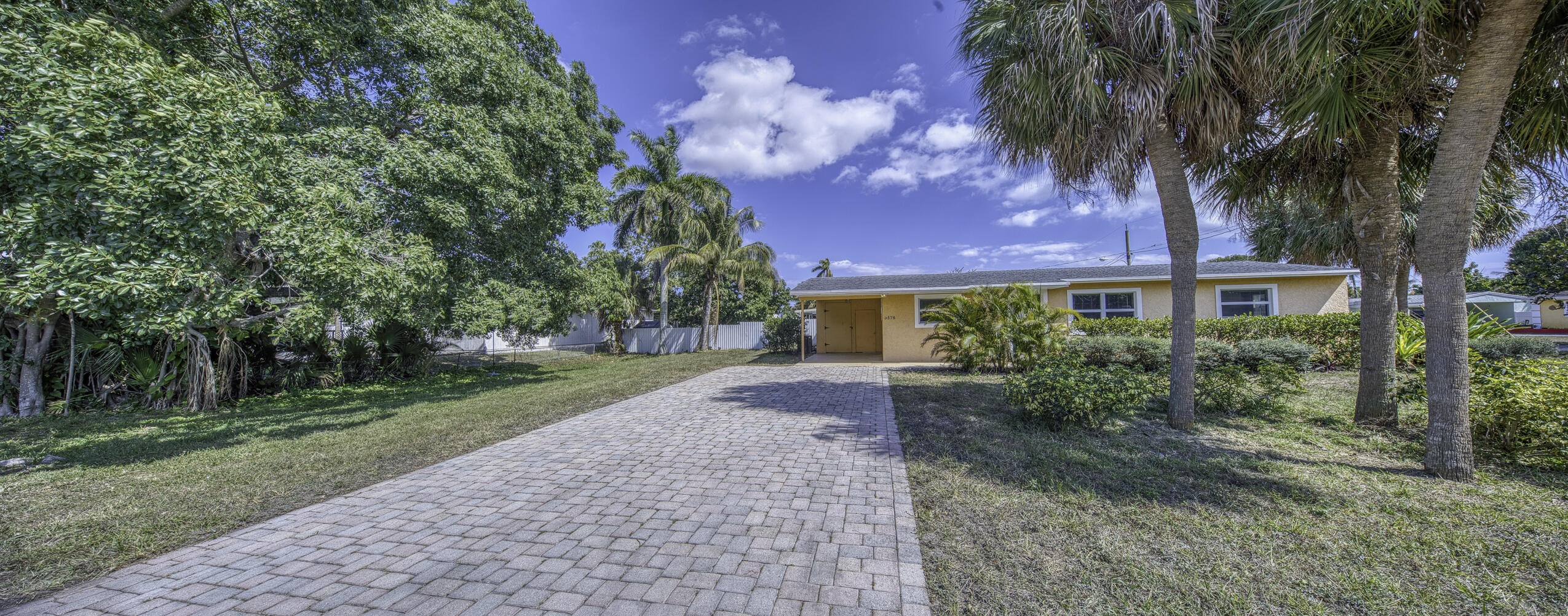3578 Coconut Road Palm Springs, FL 33461 - Photo 14 of 24 4R7A2219_hdr_panorama