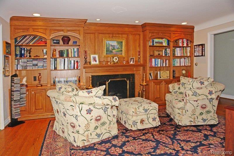74 Willison Road Grosse Pointe, MI 48236 - Photo 6 of 22 DSC05563