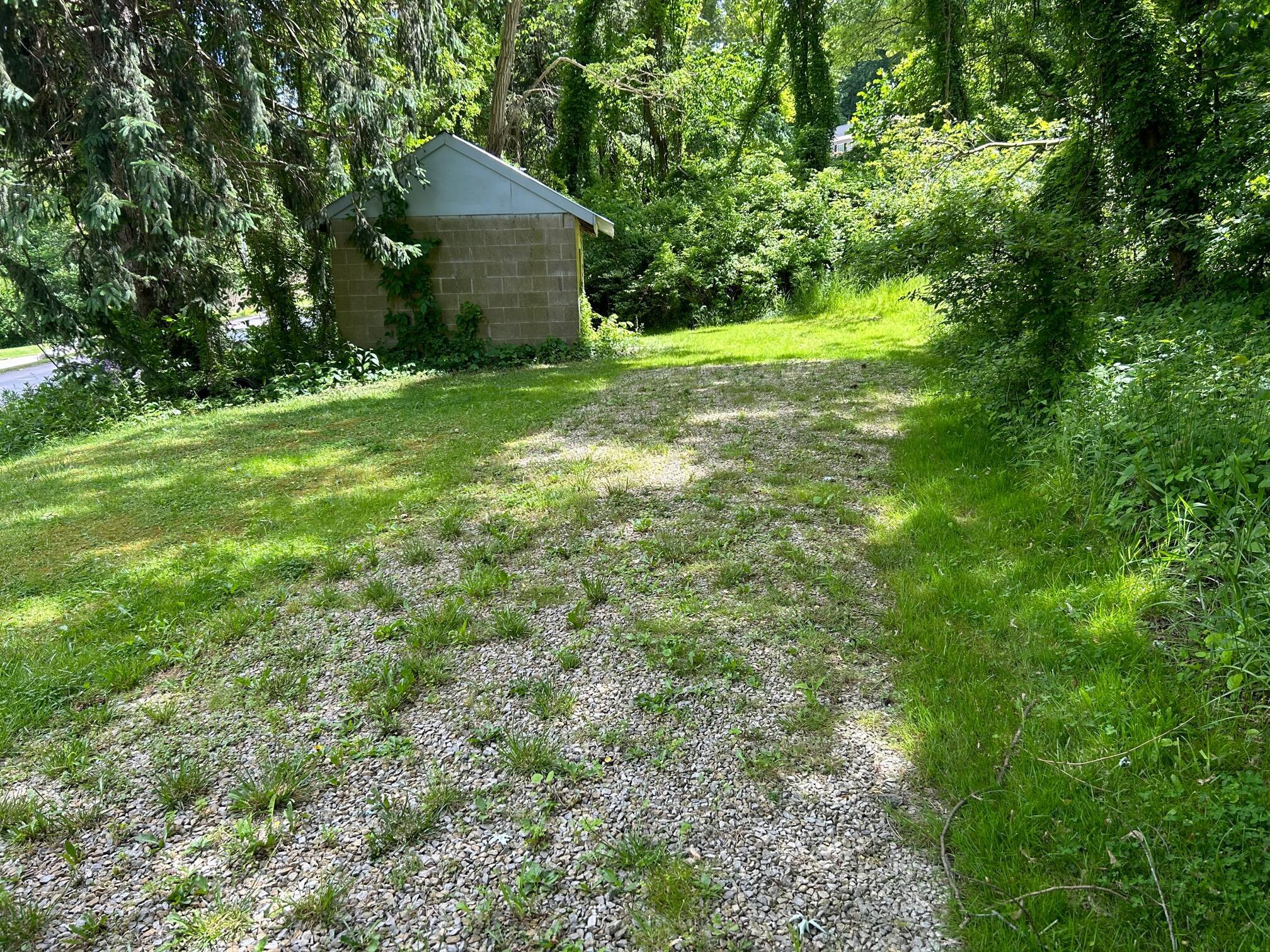 6946 Ballou Road Newark, OH 43056 - Photo 4 of 4 Parking Space to look at the vacant lot--not part of the listed property