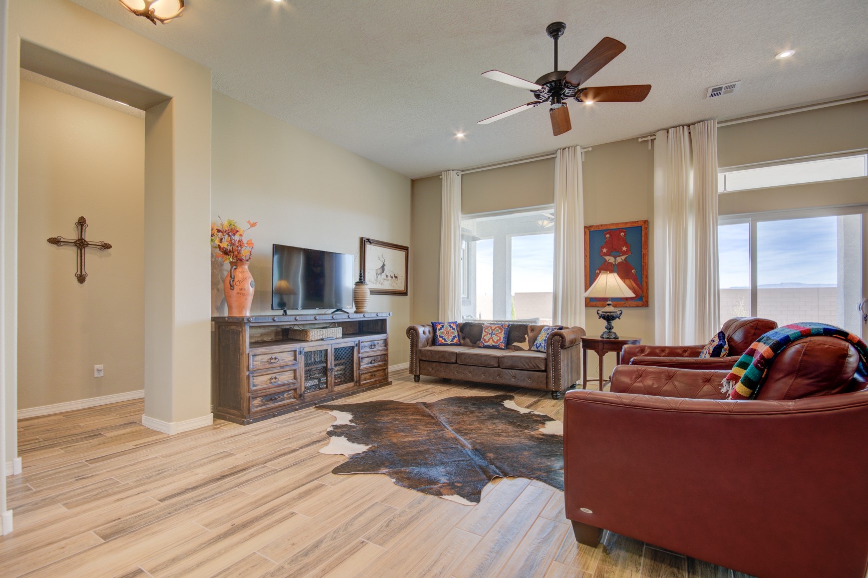 460 Rio Chama Circle Southwest Los Lunas, NM 87031 - Photo 8 of 48