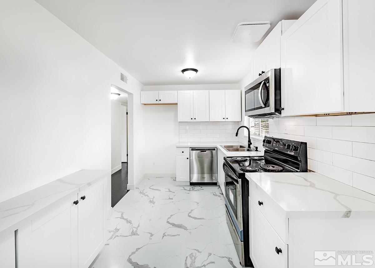 1770 Auburn Way Reno, NV 89502 - Photo 4 of 18 Photo 4