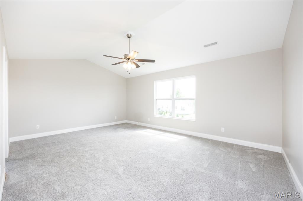 135 Reagan Drive Troy, IL 62294 - Photo 17 of 29