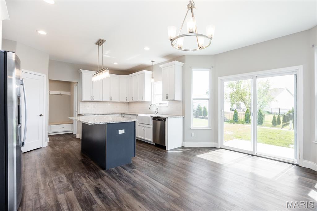 135 Reagan Drive Troy, IL 62294 - Photo 8 of 29