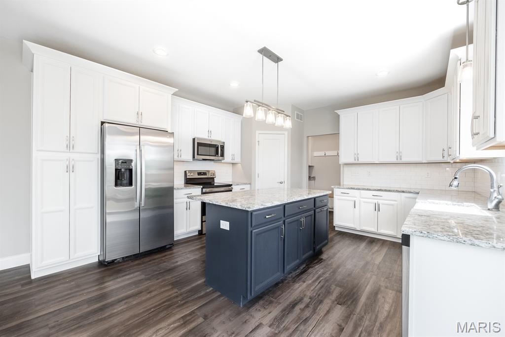 135 Reagan Drive Troy, IL 62294 - Photo 9 of 29