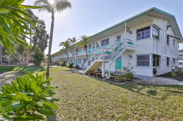 $74,900 | 6100 21st Street North, Unit 9, St. Petersburg, FL 33714