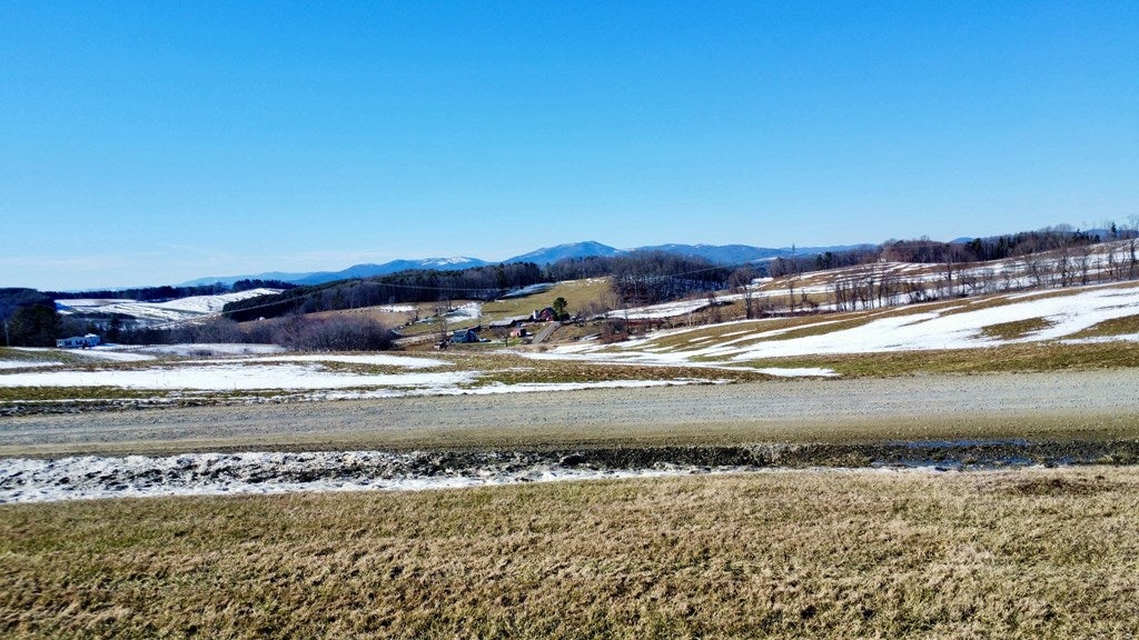 539 Crestview Road Galax, VA 24333 - Photo 45 of 46 Gallery Image 45