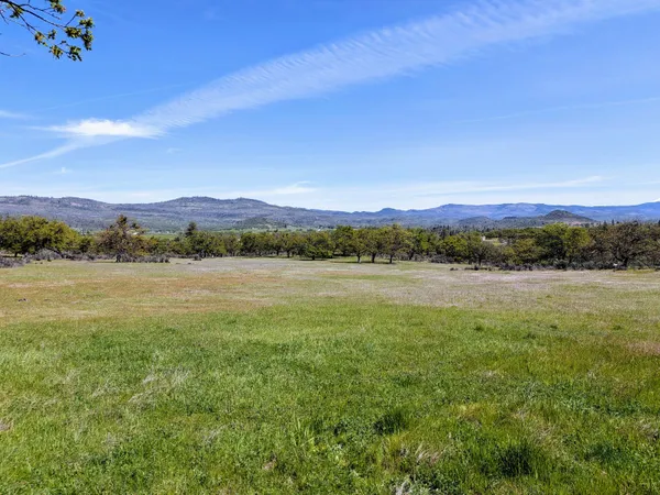 $300,000 | Stevens Road, Unit 100, Eagle Point, OR 97524