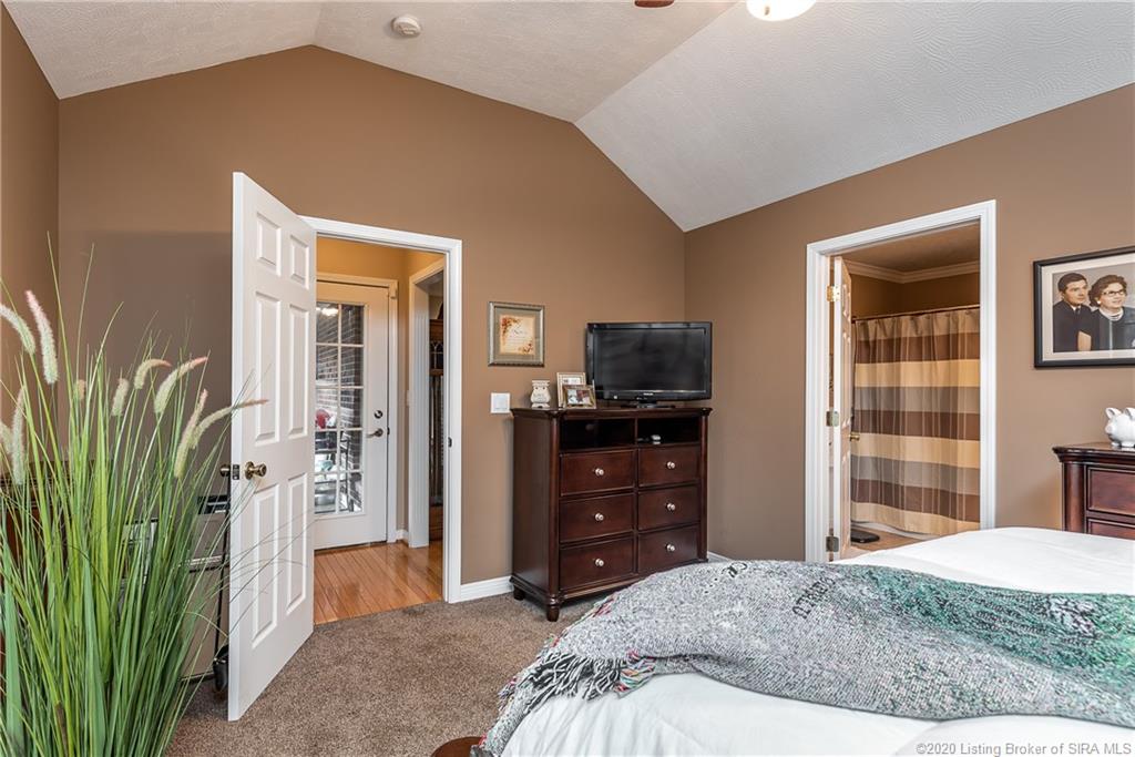 8720 County Line Road Sellersburg, IN 47172 - Photo 13 of 46