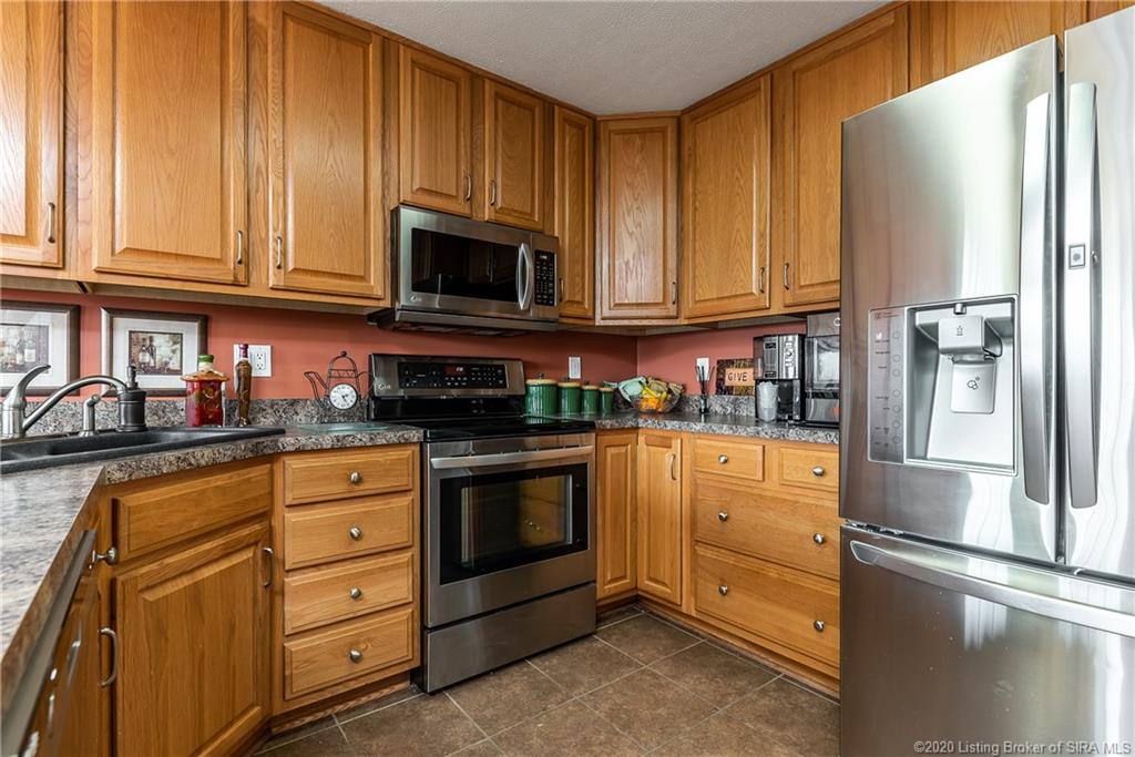 8720 County Line Road Sellersburg, IN 47172 - Photo 3 of 46