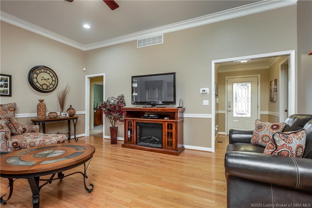 8720 County Line Road Sellersburg, IN 47172 - Photo 6 of 46