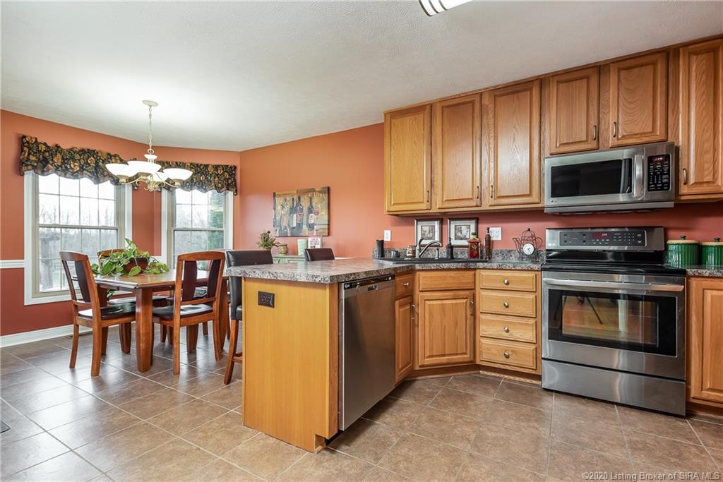 8720 County Line Road Sellersburg, IN 47172 - Photo 9 of 46