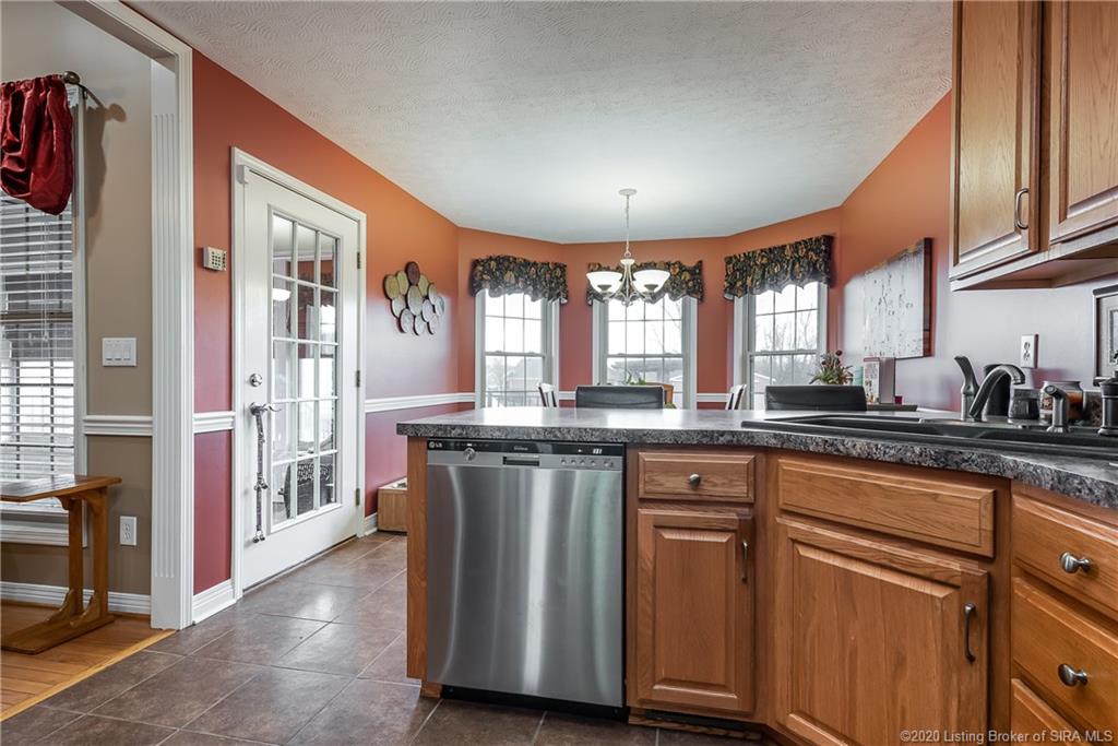 8720 County Line Road Sellersburg, IN 47172 - Photo 10 of 46