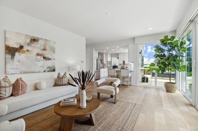 $3,000,000 | 6525 Caminito Northland, La Jolla, CA 92037