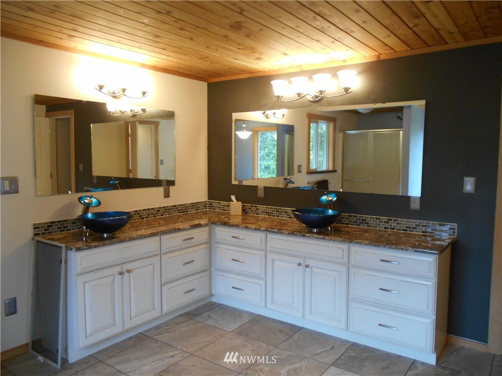 2746 Monroe Road Port Angeles, WA 98362 - Photo 8 of 20 Gallery Image 8