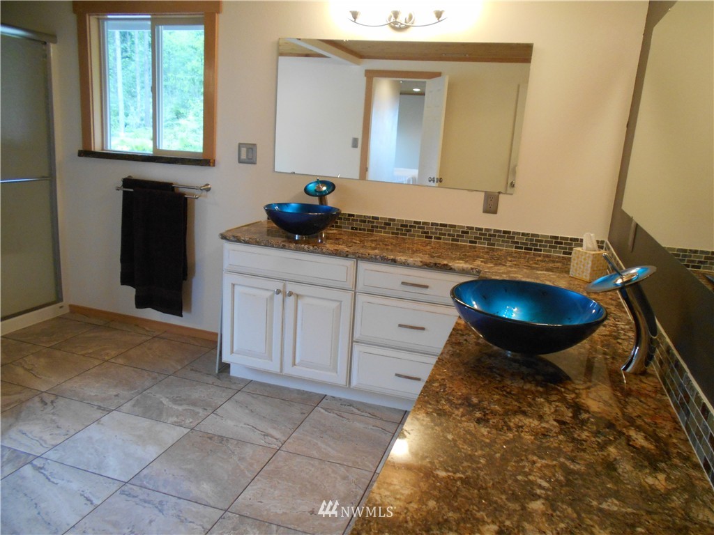2746 Monroe Road Port Angeles, WA 98362 - Photo 10 of 20 Gallery Image 10