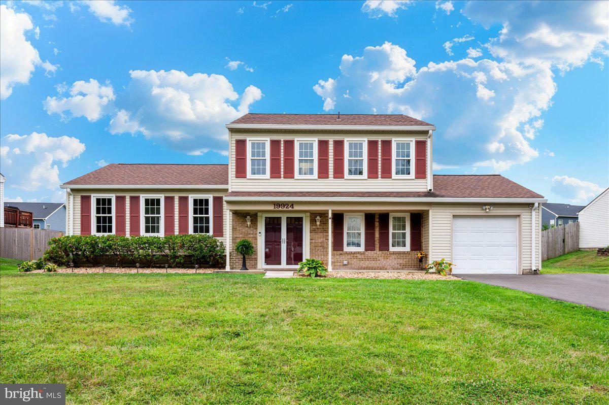 Split Colonial in the Heart of Poolesville!