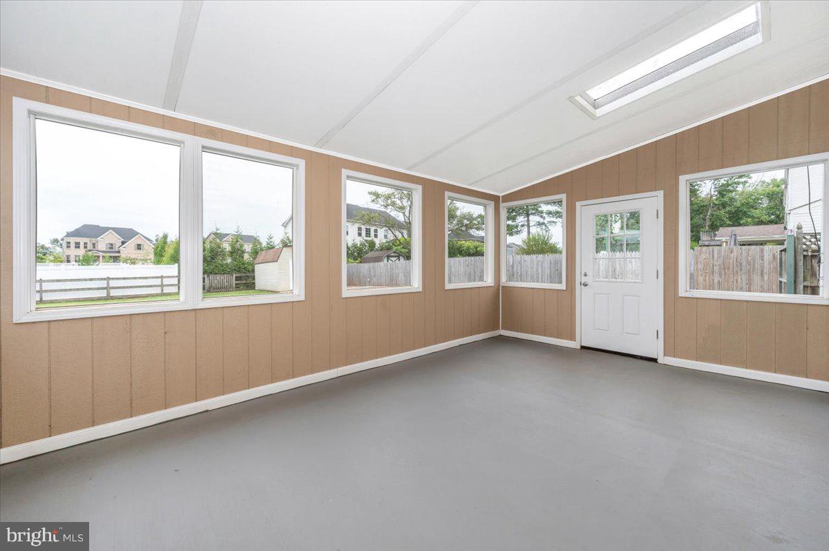 19924 Westerly Avenue Poolesville, MD 20837 - Photo 40 of 80 an empty room with windows