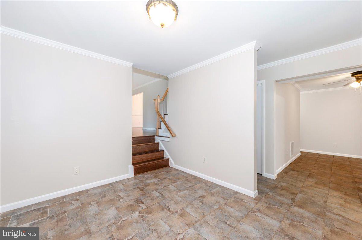 19924 Westerly Avenue Poolesville, MD 20837 - Photo 5 of 80 Stairs up to the LR
