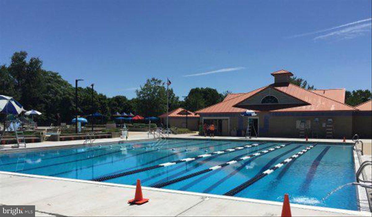 19924 Westerly Avenue Poolesville, MD 20837 - Photo 75 of 80 a house view with a garden space
