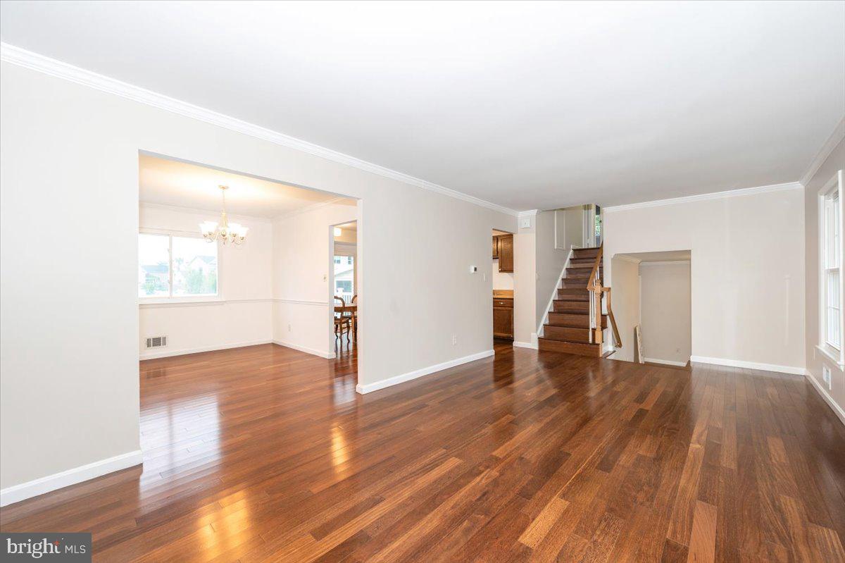 19924 Westerly Avenue Poolesville, MD 20837 - Photo 8 of 80 Looking into DR