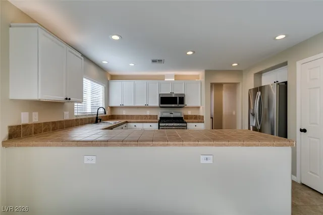 $2,499 | 25 Precipice Court, Henderson, NV 89002