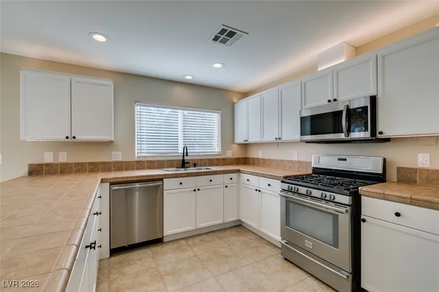 $2,499 | 25 Precipice Court, Henderson, NV 89002