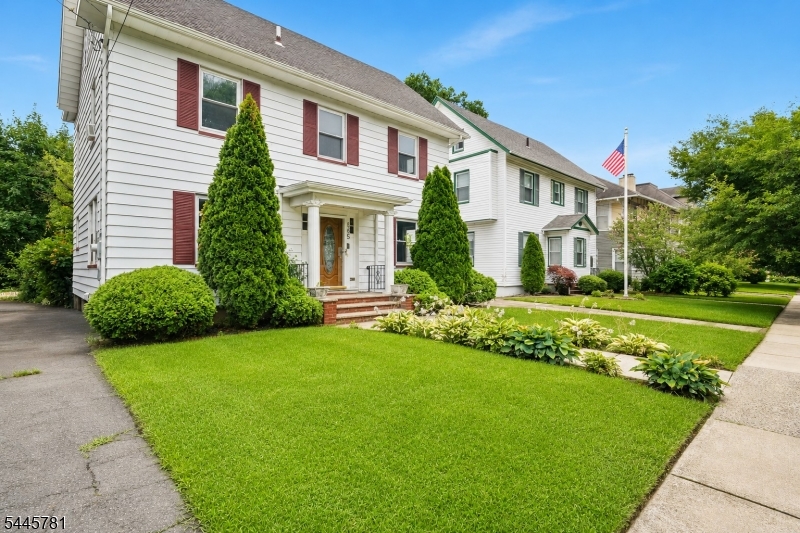 585 Ridge Street Newark, NJ 07104 - Photo 1 of 34