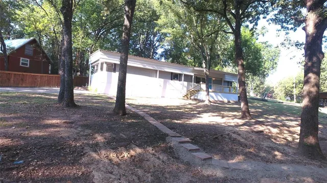 $140,000 | 101 Crocker Drive, Malakoff, TX 75148