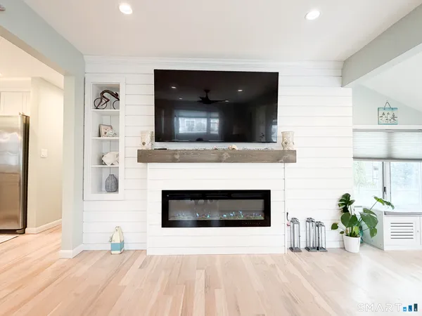 $3,000 | 945 East Broadway, Milford, CT 06460