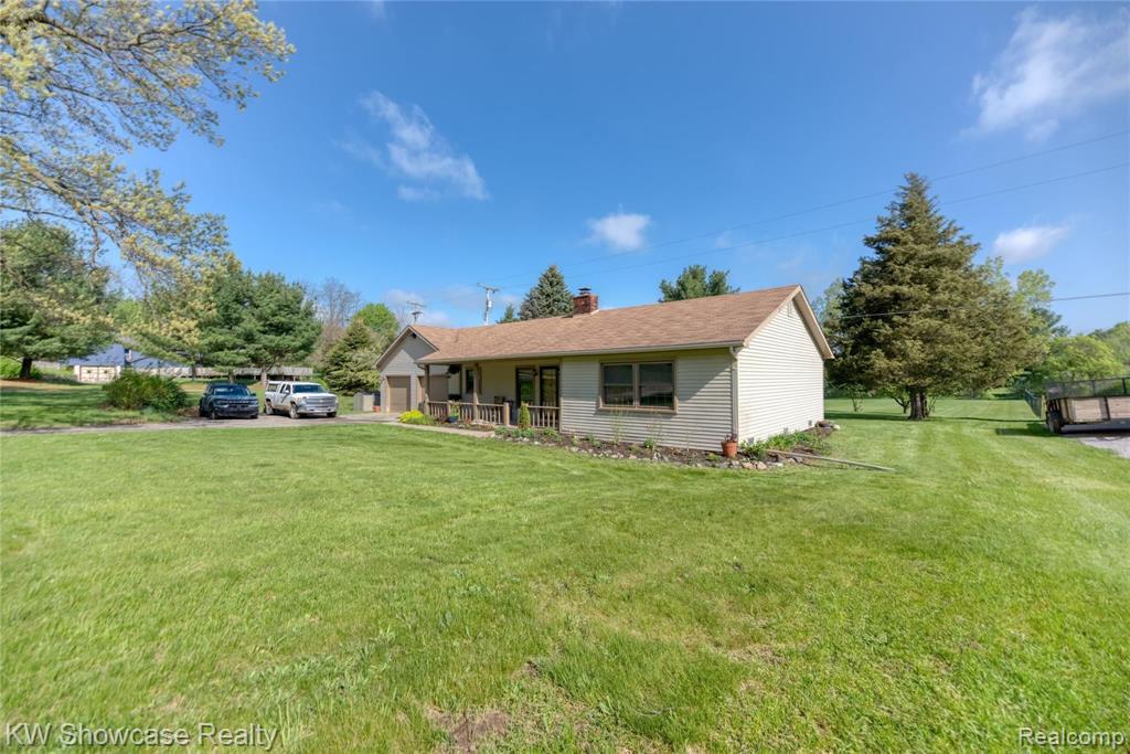 9697 Townley Road Fenton, MI 48430 - Photo 3 of 36
